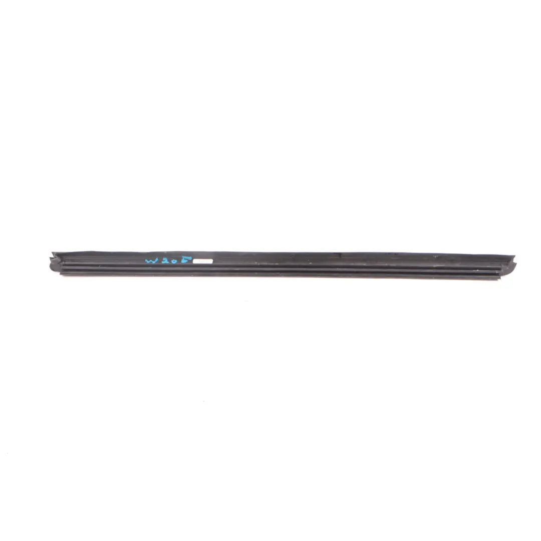  Joint Mercedes W205 Joint d'étanchéité intérieur Rail avant droit - SKU A2057250465 - Numéro de pièce A2057250465
