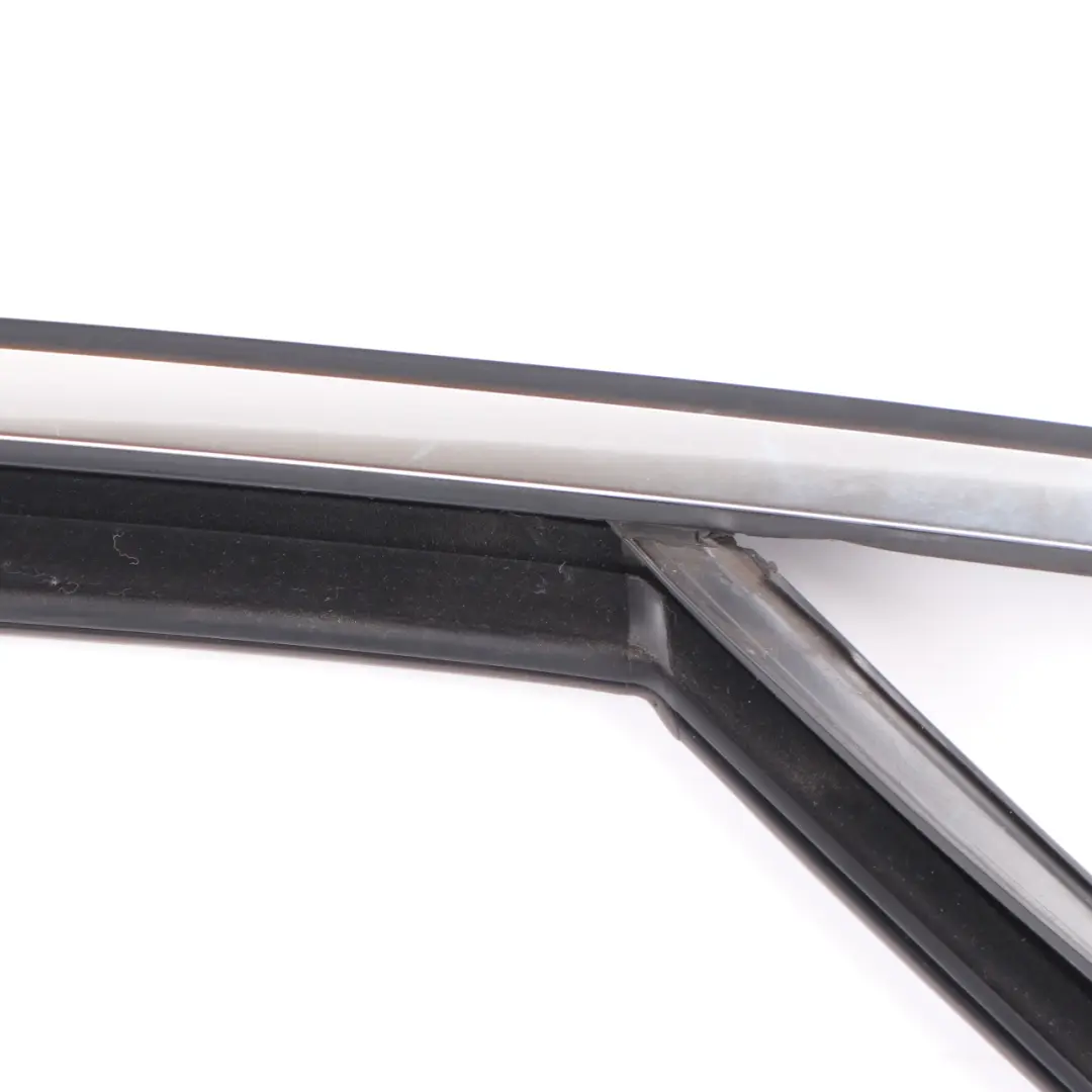 Cadre Mercedes W205 Fenêtre avant droite Guide Rail d'étanchéité pour à propos du numéro de pièce A2057250225 Cadre Mercedes W205 Fenêtre avant droite Guide Rail d'étanchéité - SKU A2057256600 - Numéro de pièce A2057250225