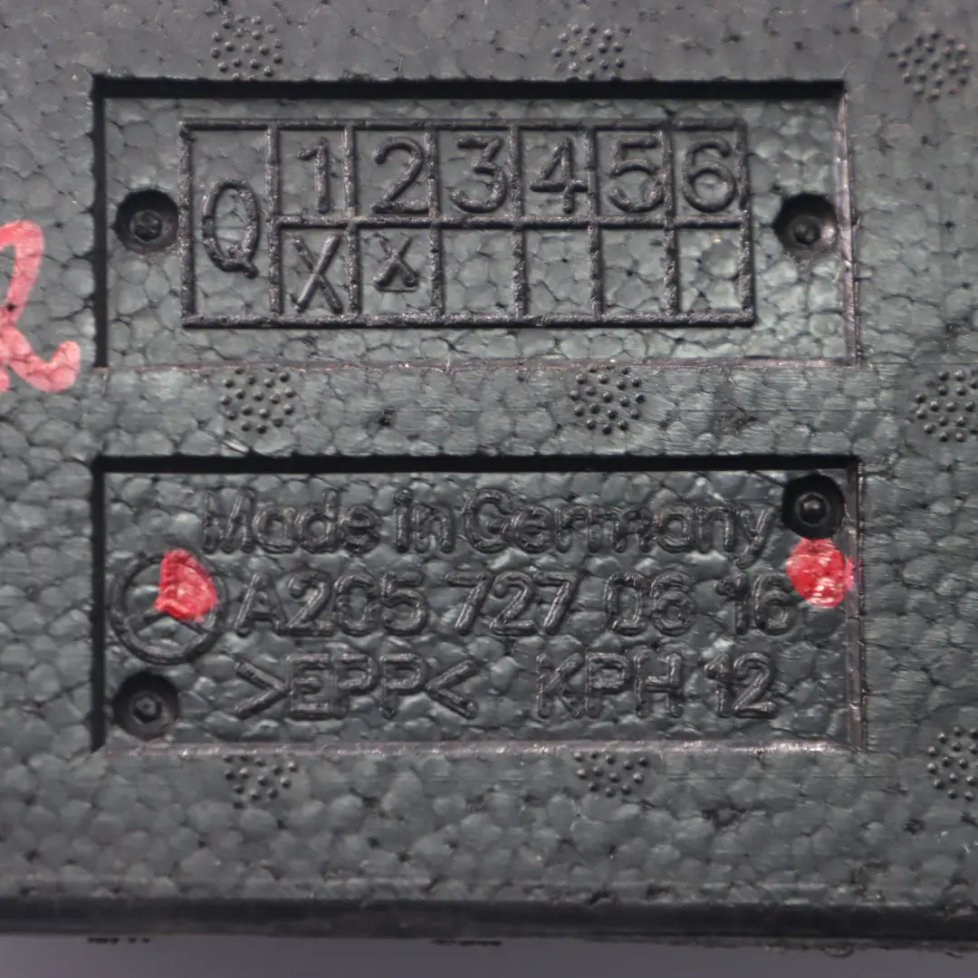 Rinforzo Mercedes S205 Porta anteriore destra Inserto in schiuma per con numero di parte A2057270616 Rinforzo Mercedes S205 Porta anteriore destra Inserto in schiuma - SKU A2057270616 - Numero di parte A2057270616