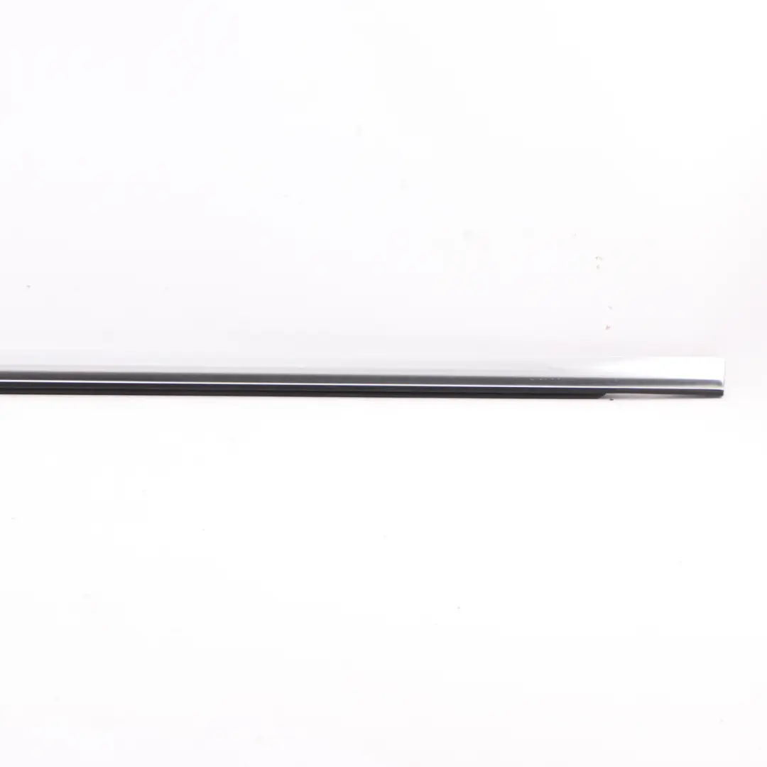 Mercedes W205 Striscia di chiusura della porta posteriore sinistra - SKU A2057300324-1 - Numero di parte A2057300324