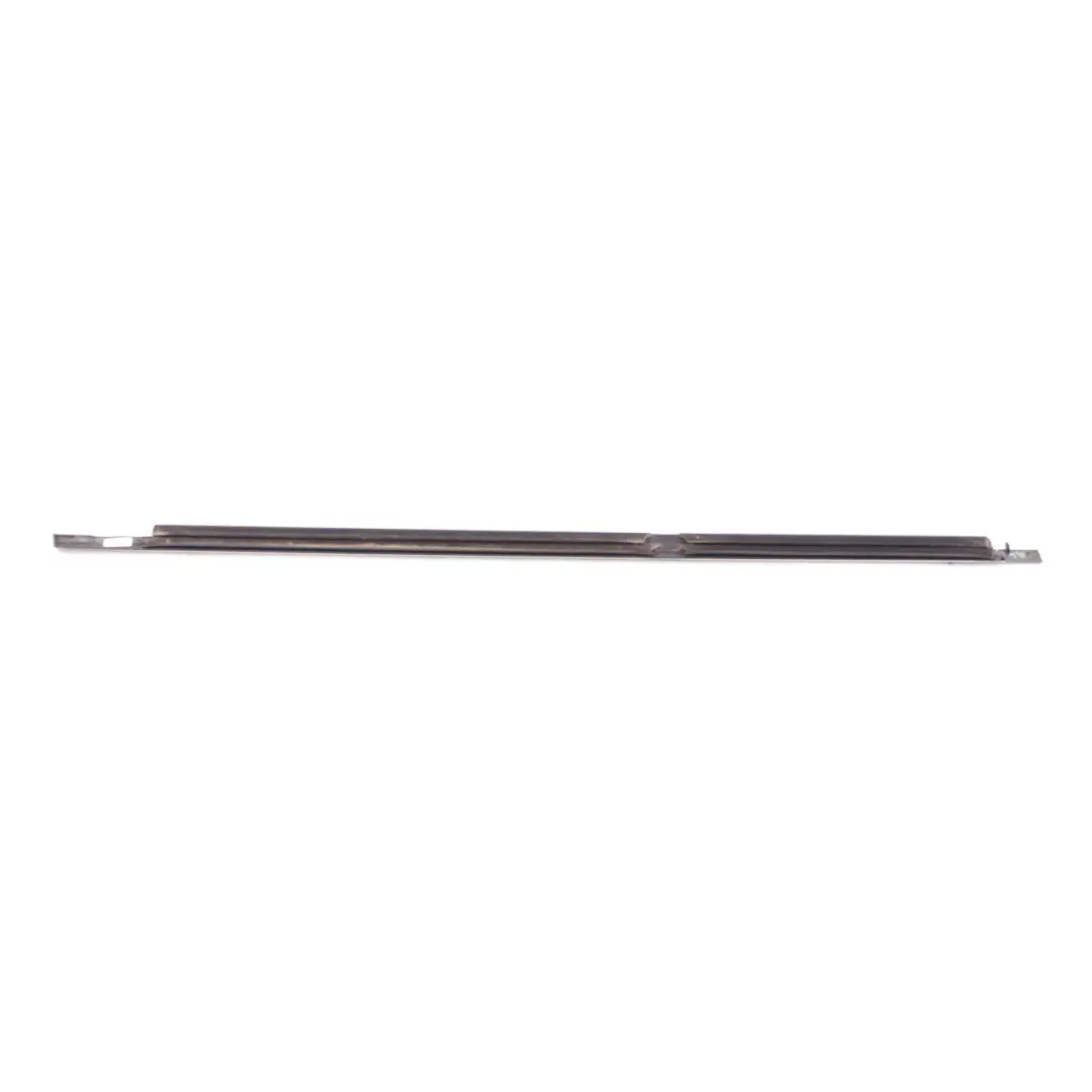 Mercedes W205 Striscia di chiusura della porta posteriore sinistra - SKU A2057300324-1 - Numero di parte A2057300324