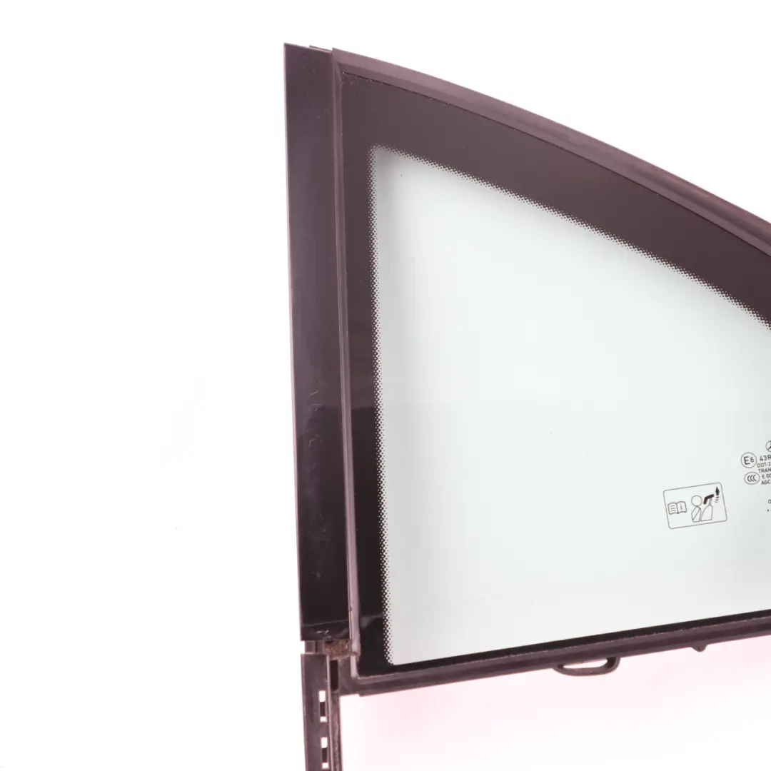 Cristal Fijo Puerta Trasera Izquierda Verde AS2 para Mercedes W205 con número de pieza A2057300555 Mercedes W205 Cristal Fijo Puerta Trasera Izquierda Verde AS2 - SKU A2057300555 - Número de pieza A2057300555