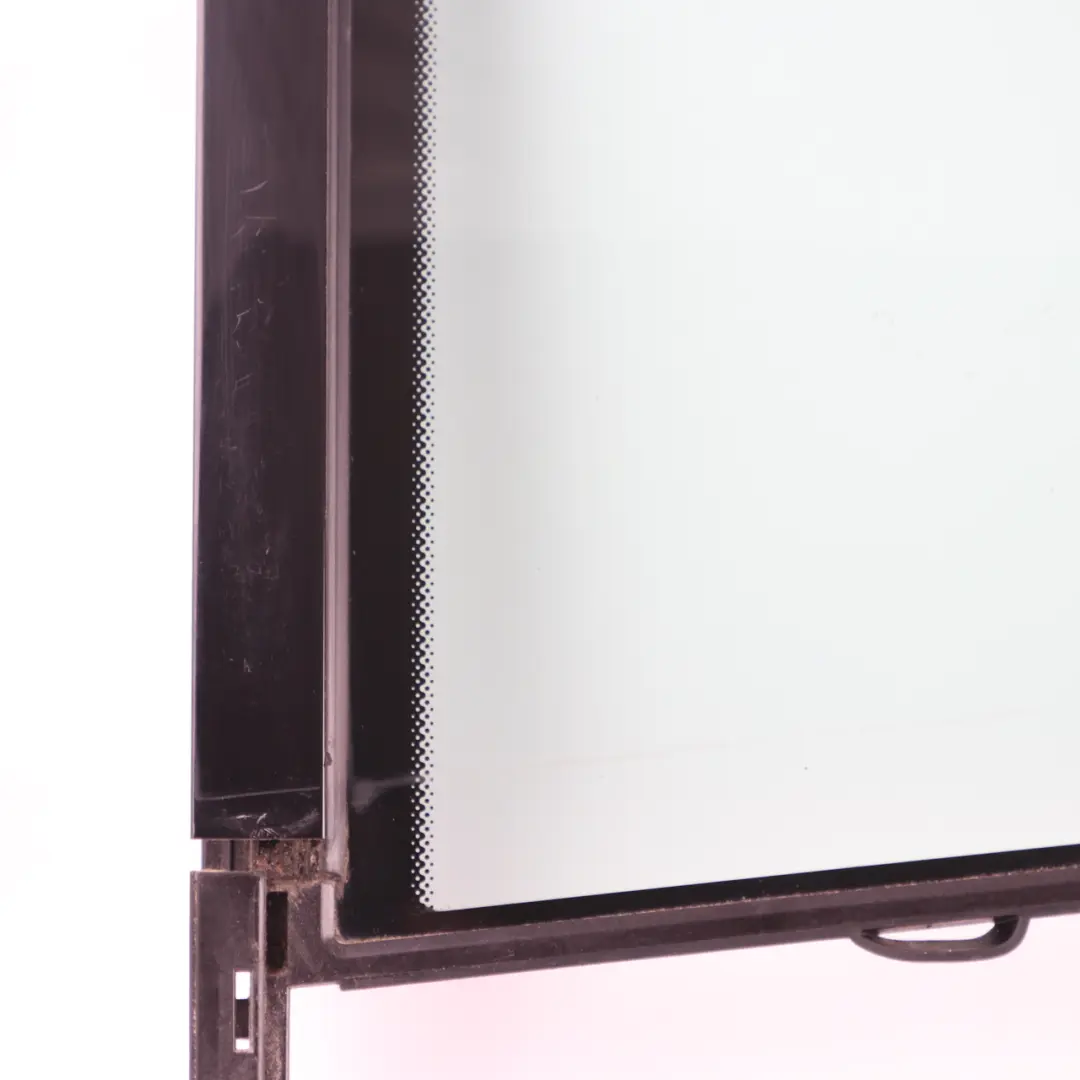 Cristal Fijo Puerta Trasera Izquierda Verde AS2 para Mercedes W205 con número de pieza A2057300555 Mercedes W205 Cristal Fijo Puerta Trasera Izquierda Verde AS2 - SKU A2057300555 - Número de pieza A2057300555