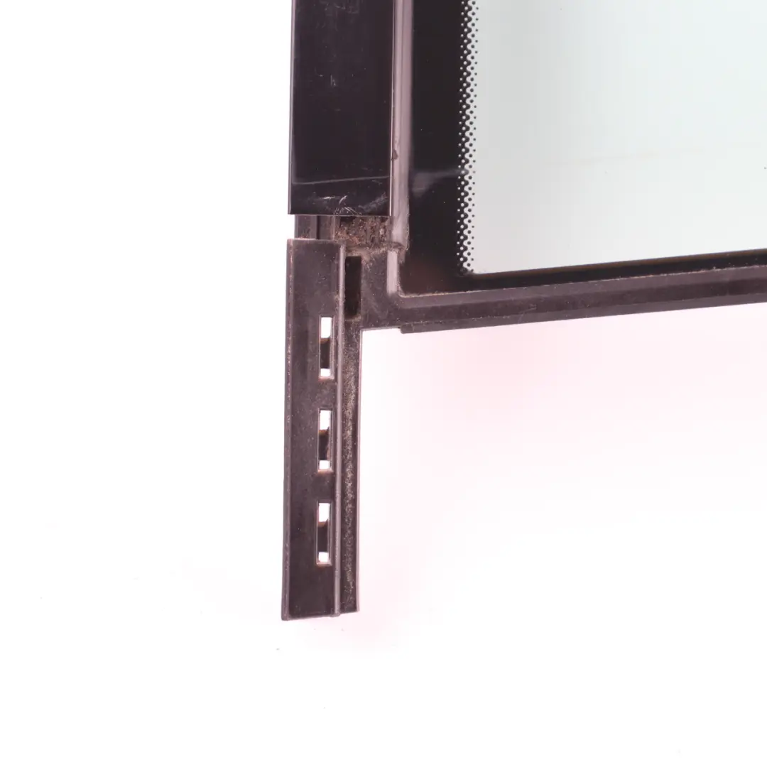 Cristal Fijo Puerta Trasera Izquierda Verde AS2 para Mercedes W205 con número de pieza A2057300555 Mercedes W205 Cristal Fijo Puerta Trasera Izquierda Verde AS2 - SKU A2057300555 - Número de pieza A2057300555