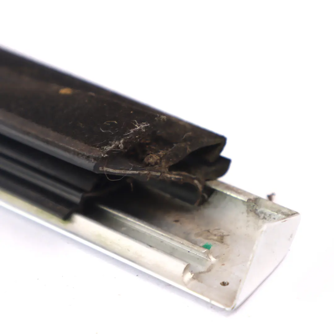 Mercedes S205 Fensterschienedichtung hinten rechts Zierleiste Silber - SKU A2057300624 - Teilenummer A2057300624
