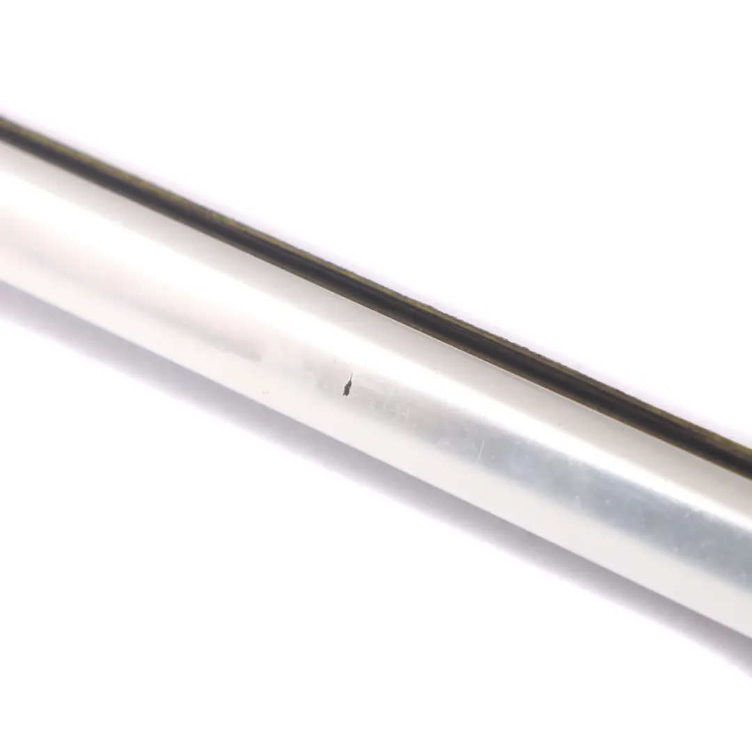 Mercedes W205 Embellecedor Rail Ventana Trasera Derecha Plata - SKU A2057300624 - Número de pieza A2057300624