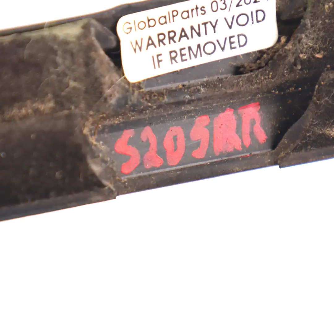 Mercedes W205 Embellecedor Rail Ventana Trasera Derecha Plata - SKU A2057300624 - Número de pieza A2057300624