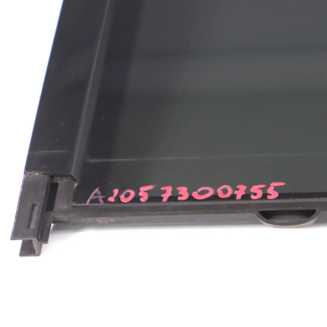 Fensterscheibe hinten links Tür getönte Verglasung AS3 A2057350710 für Mercedes S205 mit Teilenummer A2057300755 Mercedes S205 Fensterscheibe hinten links Tür getönte Verglasung AS3 A2057350710 - SKU A2057300755 - Teilenummer A2057300755