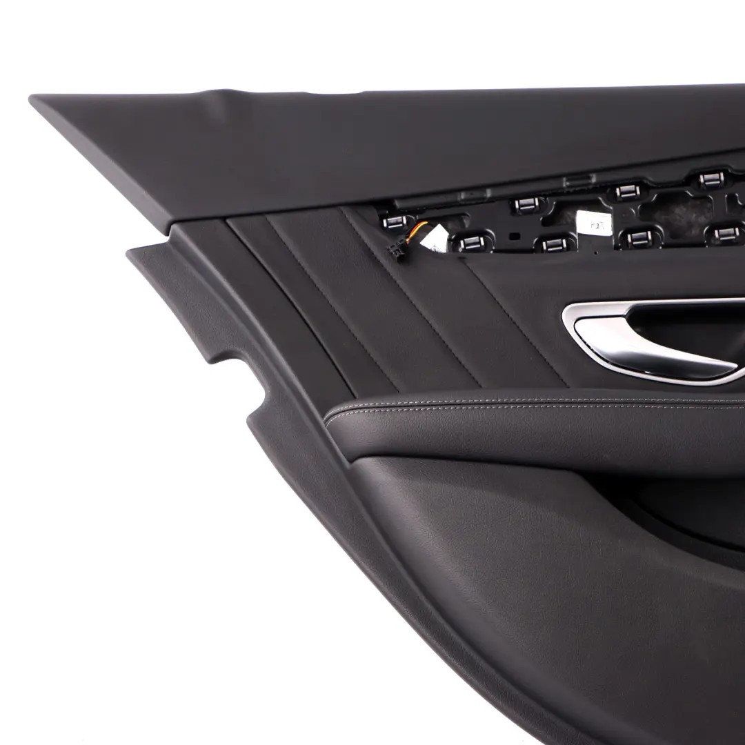 Scheda porta posteriore Mercedes W205 sinistra Rivestimento pannello pelle nero per con numero di parte A2057303106 Scheda porta posteriore Mercedes W205 sinistra Rivestimento pannello pelle nero - SKU A2057303106-1 - Numero di parte A2057303106
