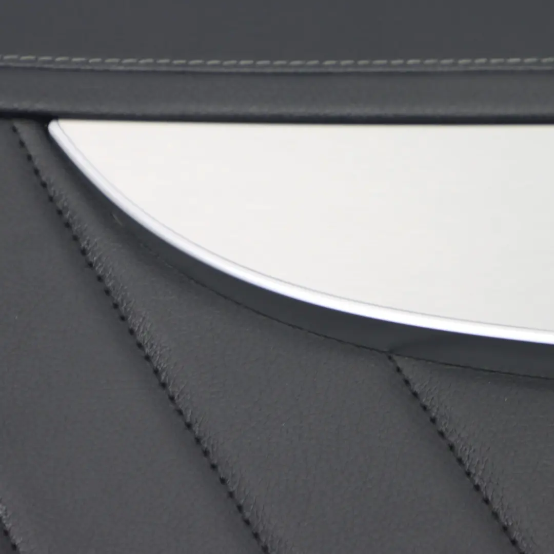  Tarjeta Puerta Trasera Mercedes W205 Izquierda Recubrimiento Panel Cuero Negro - SKU A2057303106-1 - Número de pieza A2057303106
