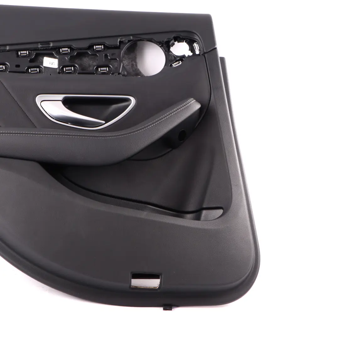  Tarjeta Puerta Trasera Mercedes W205 Izquierda Recubrimiento Panel Cuero Negro - SKU A2057303106 - Número de pieza A2057303106