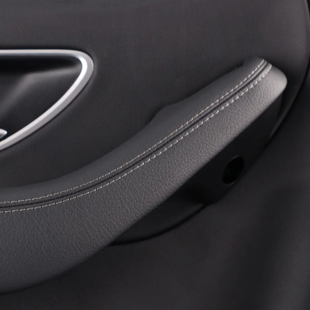  Carte de Porte Arrière Mercedes W205 Gauche Habillage Panneau Cuir Noir - SKU A2057303106 - Numéro de pièce A2057303106