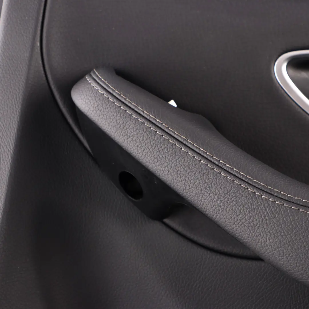 Tarjeta Puerta Trasera Derecha Recubrimiento Panel Cuero Negro para Mercedes W205 con número de pieza A2057303206 Mercedes W205 Tarjeta Puerta Trasera Derecha Recubrimiento Panel Cuero Negro - SKU A2057303206 - Número de pieza A2057303206