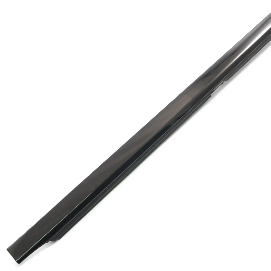 Mercedes W205 Modanatura porta posteriore sinistra Guarnizione finestra - SKU A2057303501 - Numero di parte A2057303501