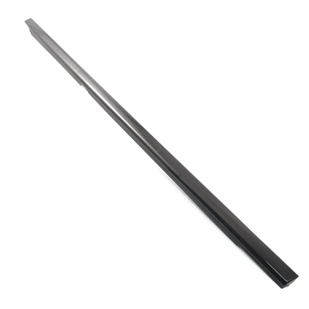 Mercedes W205 Modanatura porta posteriore sinistra Guarnizione finestra - SKU A2057303501 - Numero di parte A2057303501