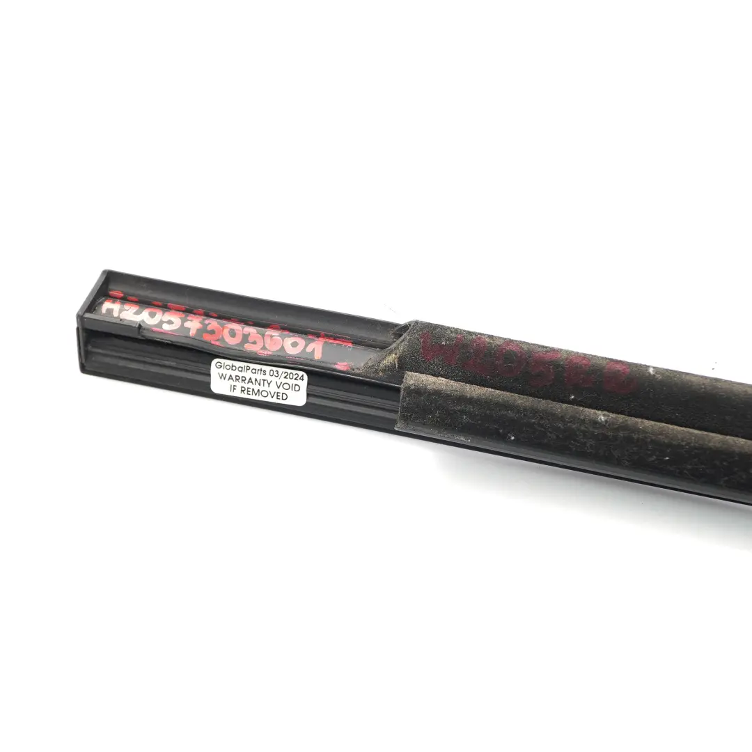 Mercedes W205 Guarnizione Per Finestrino Posteriore Destro - SKU A2057303601 - Numero di parte A2057303601