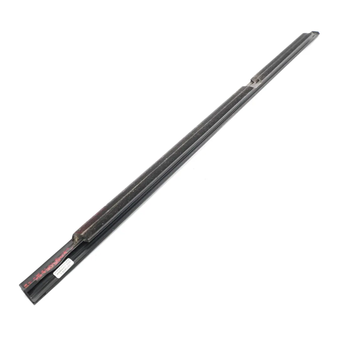 Mercedes W205 Tür Leiste Hinten Fenster Dichtung Rechts Außen - SKU A2057303601 - Teilenummer A2057303601