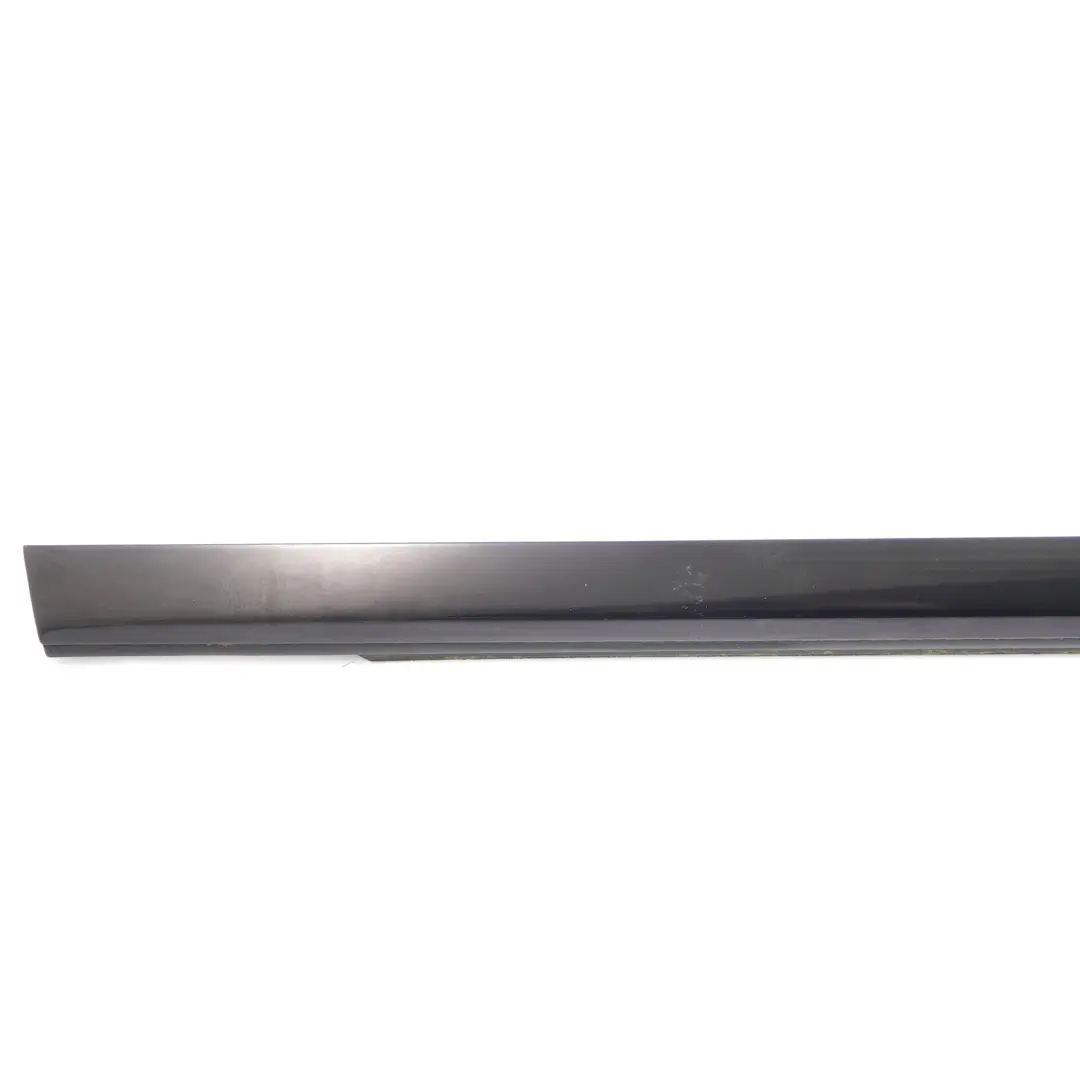 Mercedes W205 Porte Arrière Droite Joint de Fenêtre - SKU A2057303601 - Numéro de pièce A2057303601