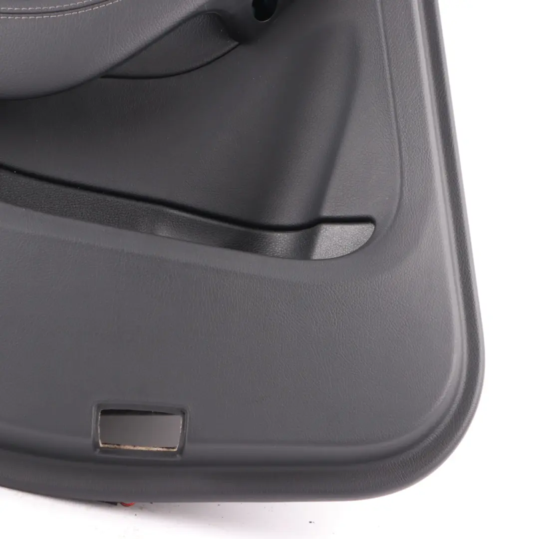  Carte de porte arrière Mercedes W205 gauche Trim Cover AMG Line Leather Black - SKU A2057305301 - Numéro de pièce A2057305301