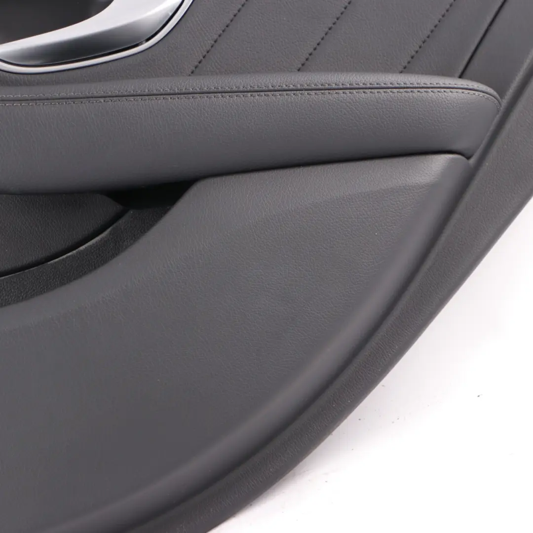  Carte de porte arrière Mercedes W205 droite Housse garniture AMG Line Cuir Noir - SKU A2057305401 - Numéro de pièce A2057305401
