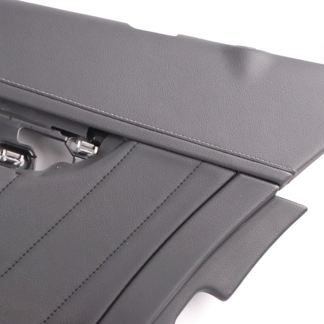  Carte de porte arrière Mercedes W205 droite Housse garniture AMG Line Cuir Noir - SKU A2057305401 - Numéro de pièce A2057305401