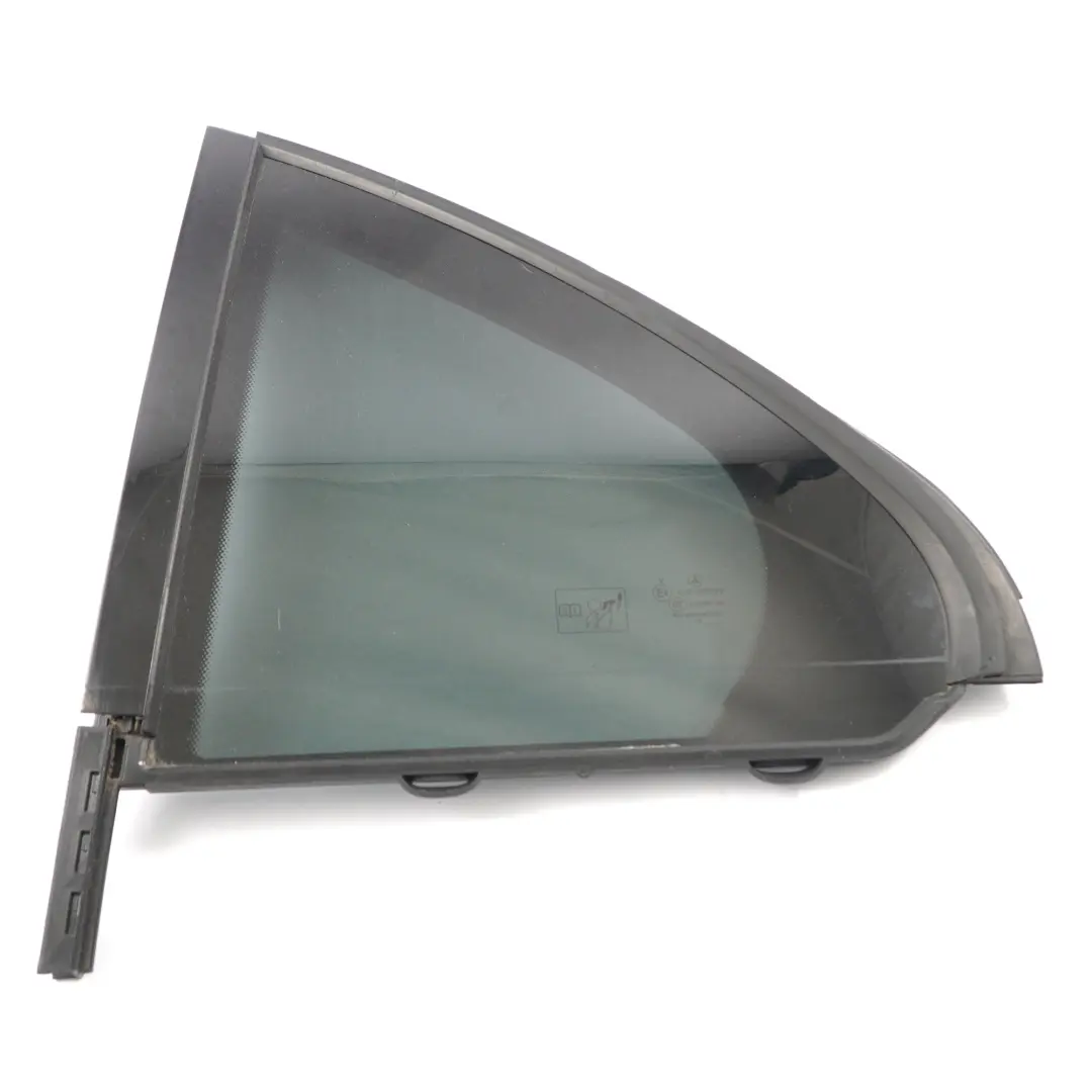 Ventana Vidrio Puerta Trasera Izquierda Negro para Mercedes W205 Berlina con número de pieza A2057306100 Mercedes W205 Berlina Ventana Vidrio Puerta Trasera Izquierda Negro - SKU A2057306100 - Número de pieza A2057306100