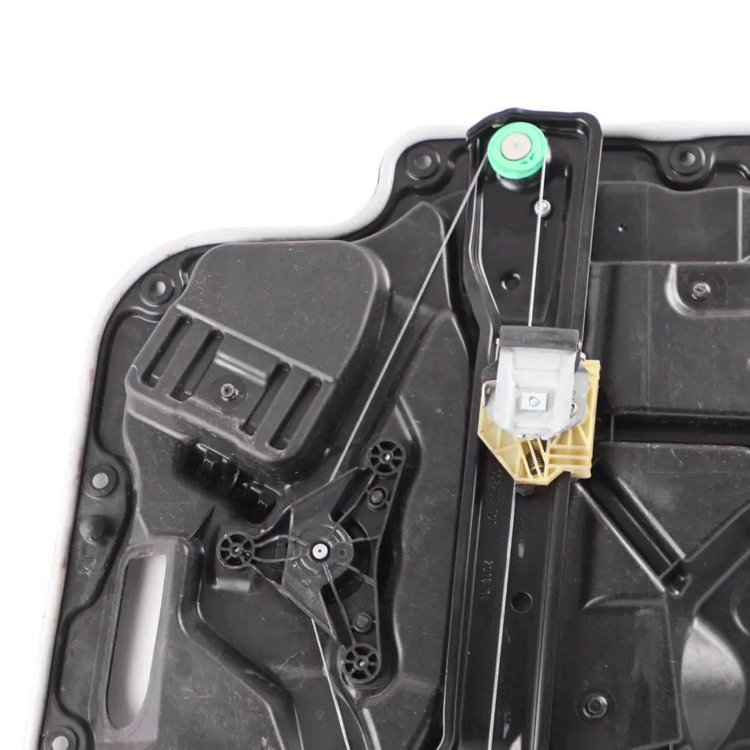 Mercedes W205 Trasero Izquierdo Ventana Regulador Elevador Motor - SKU A2057307904 - Número de pieza A2057307904