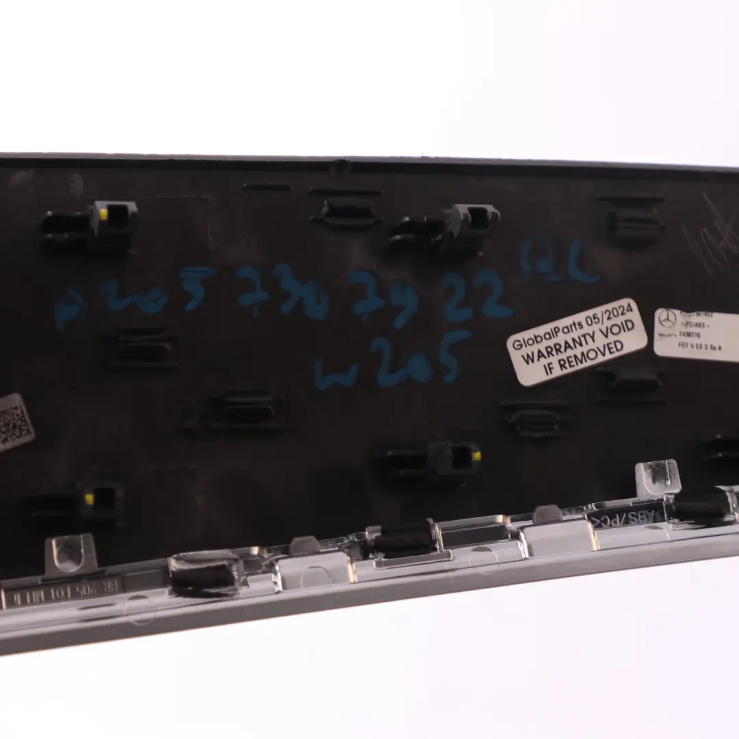 Posteriore Sinistra Scheda Porta Legno per Mercedes W205 con numero di parte A2057307922 Mercedes W205 Posteriore Sinistra Scheda Porta Legno - SKU A2057307922 - Numero di parte A2057307922