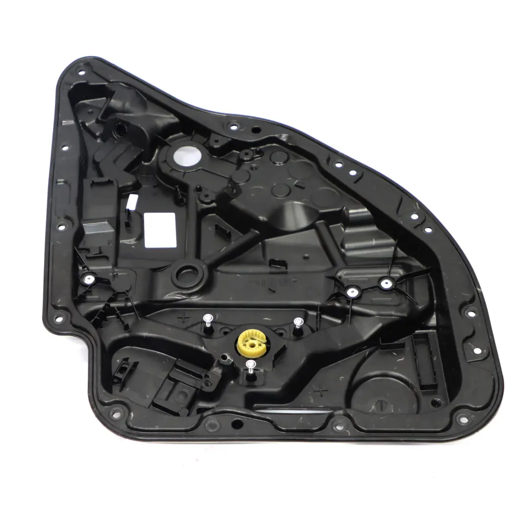 Osłona Mocowanie Podnośnika Szyby Prawe do Mercedes W205 o numerze A2057308004 Mercedes W205 Osłona Mocowanie Podnośnika Szyby Prawe - SKU A2057308004-1 - Numer Części A2057308004