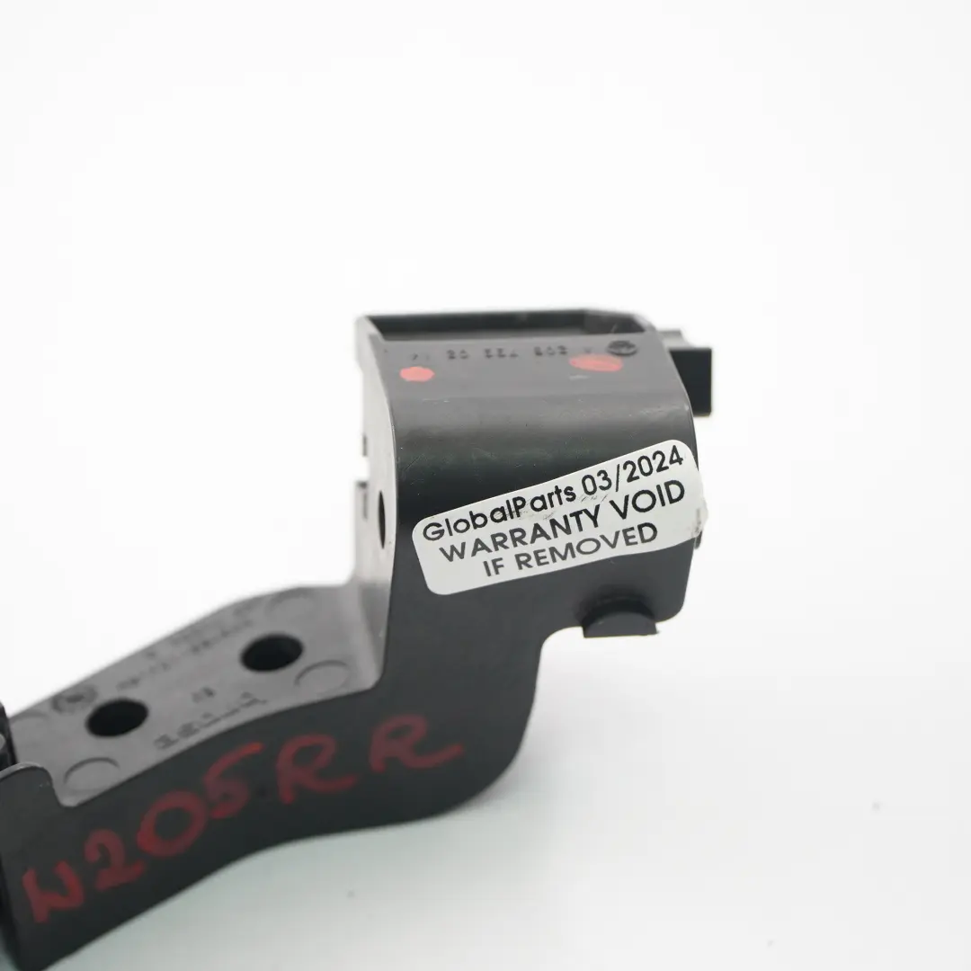 Uchwyt Wspornik Klamki Drzwi Prawy Tył do Mercedes W205 o numerze A2057330214 Mercedes W205 Uchwyt Wspornik Klamki Drzwi Prawy Tył - SKU A2057330214 - Numer Części A2057330214