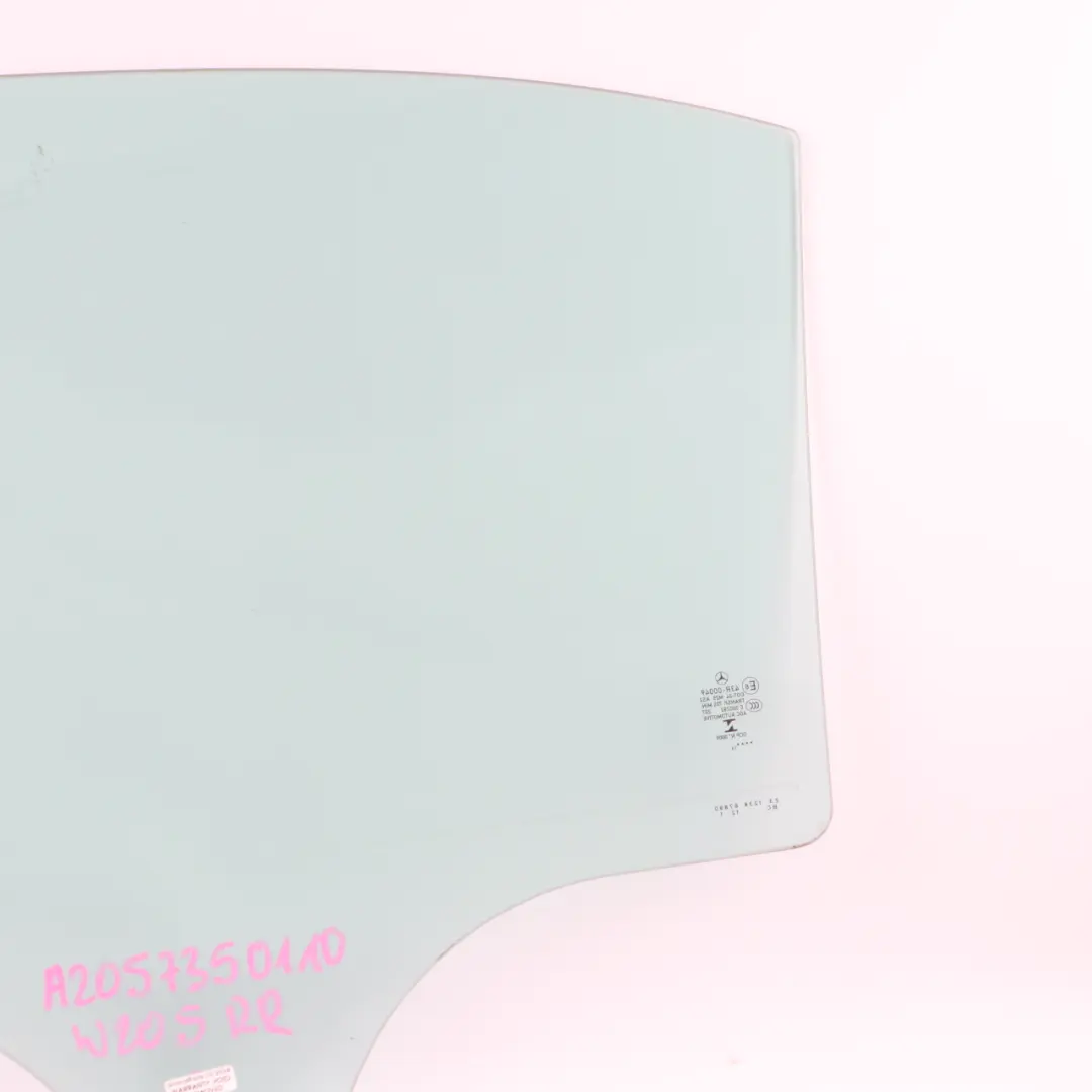 Vitre Arrière Porte Droite Vert Vitrage AS2 pour Mercedes W205 à propos du numéro de pièce A2057350110 Mercedes W205 Vitre Arrière Porte Droite Vert Vitrage AS2 - SKU A2057350110 - Numéro de pièce A2057350110