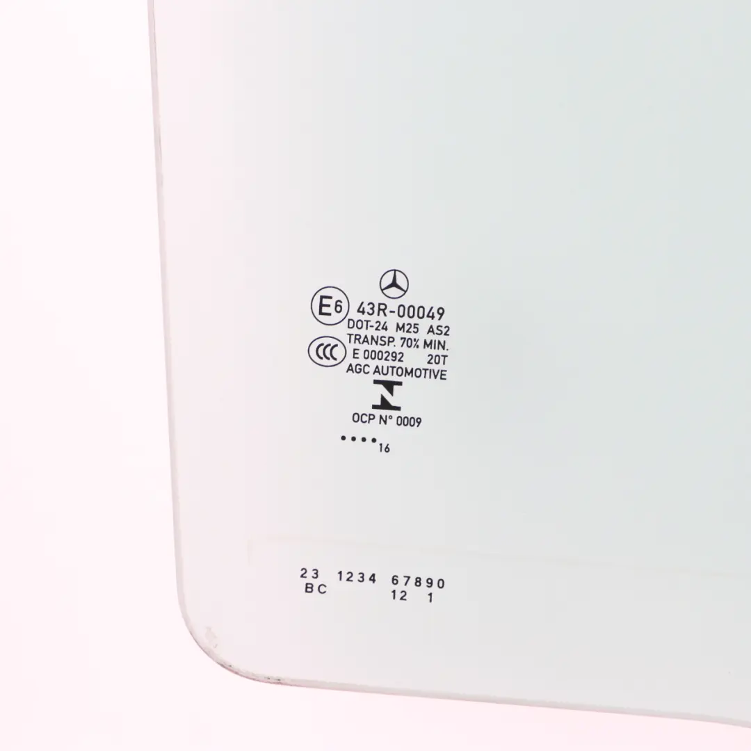 Fensterglas Hinten Rechts Tür Grün Verglasung AS2 für Mercedes W205 mit Teilenummer A2057350110 Mercedes W205 Fensterglas Hinten Rechts Tür Grün Verglasung AS2 - SKU A2057350110 - Teilenummer A2057350110