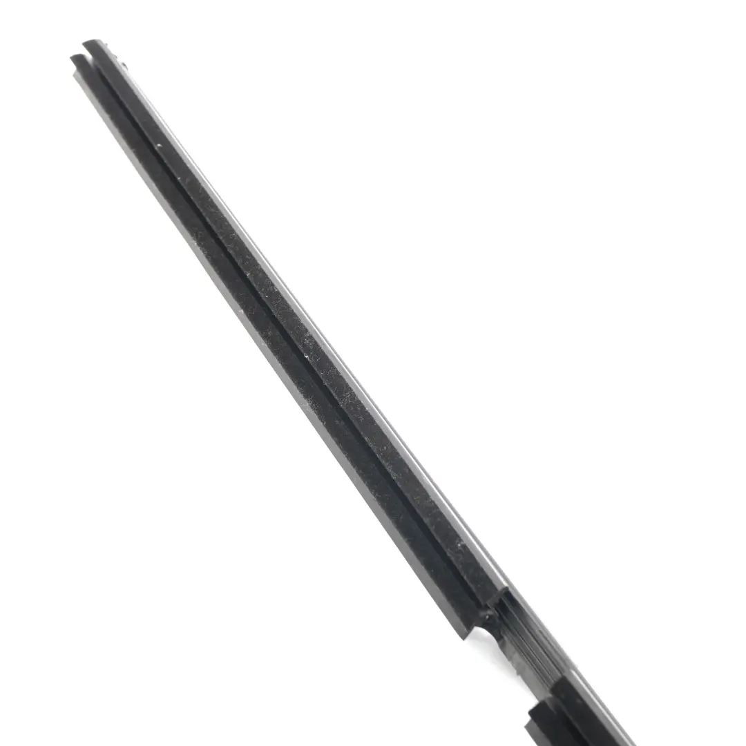 Mercedes W205 Finestrino Posteriore Sinistro Guarnizione Binario Porta Striscia - SKU A2057350365 - Numero di parte A2057350365