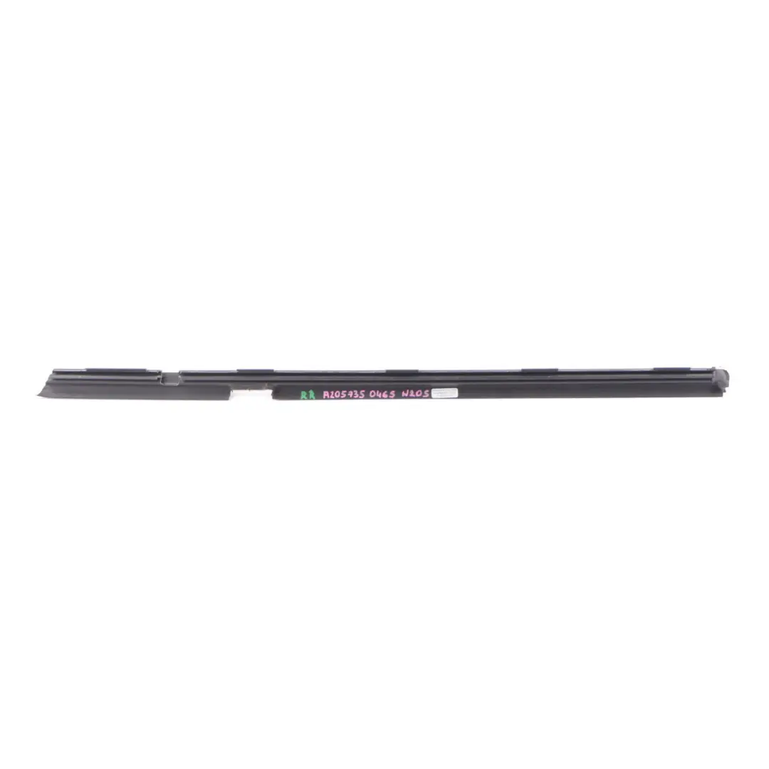Mercedes W205 Striscia di chiusura porta posteriore destra - SKU A2057350465 - Numero di parte A2057350465