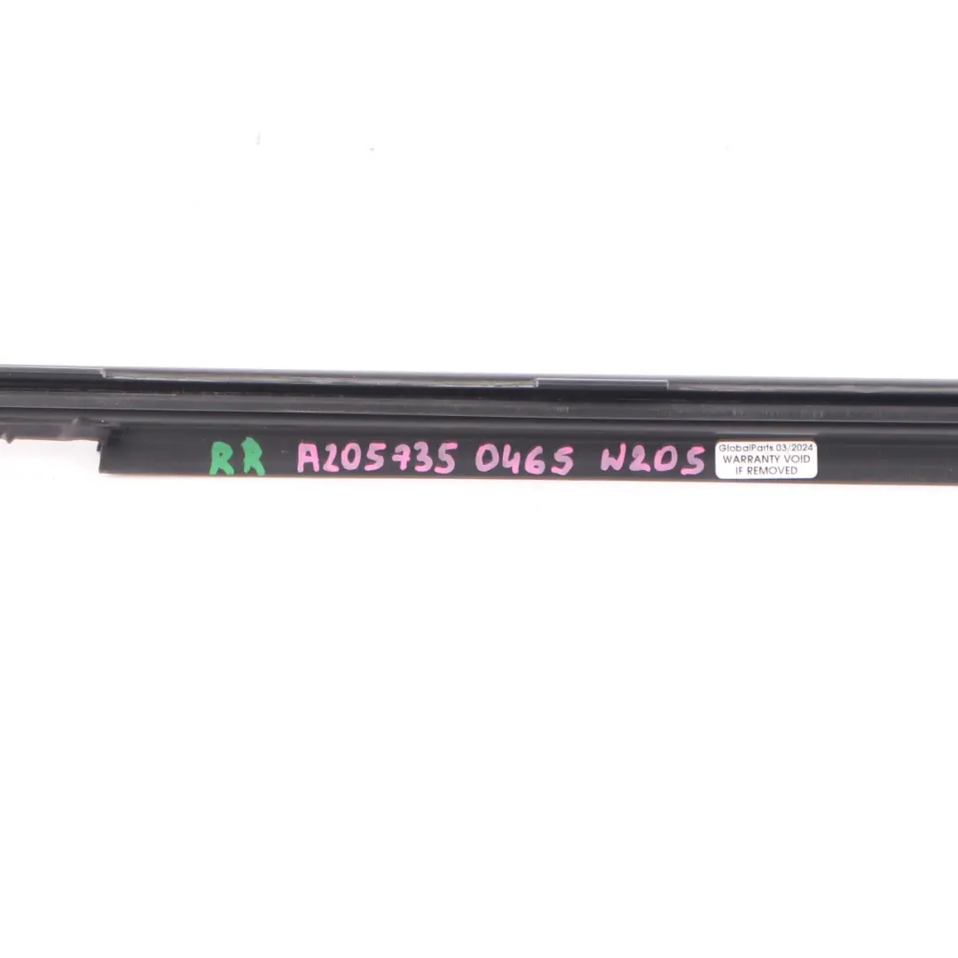 Mercedes W205 Striscia di chiusura porta posteriore destra - SKU A2057350465 - Numero di parte A2057350465