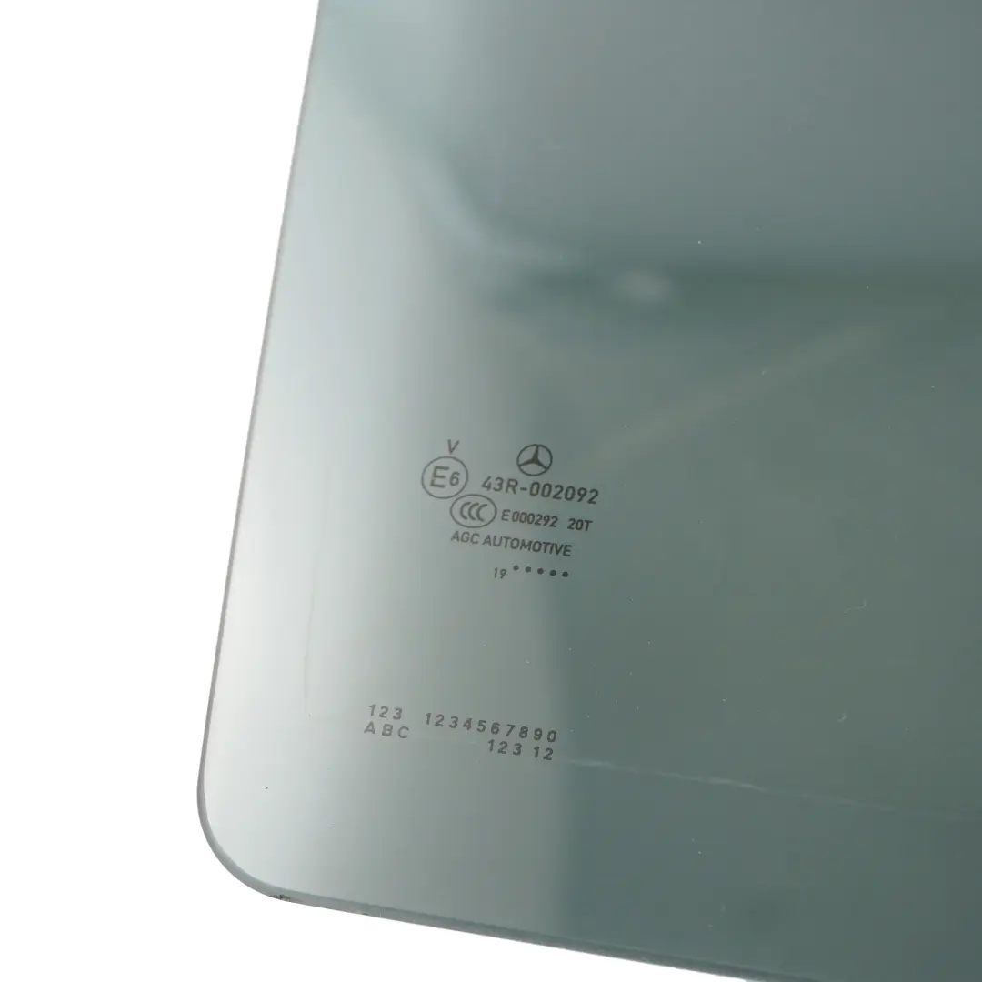 Cristal Puerta Trasera Derecha Tintado AS3 para Mercedes S205 con número de pieza A2057350810 Mercedes S205 Cristal Puerta Trasera Derecha Tintado AS3 - SKU A2057350810-1 - Número de pieza A2057350810