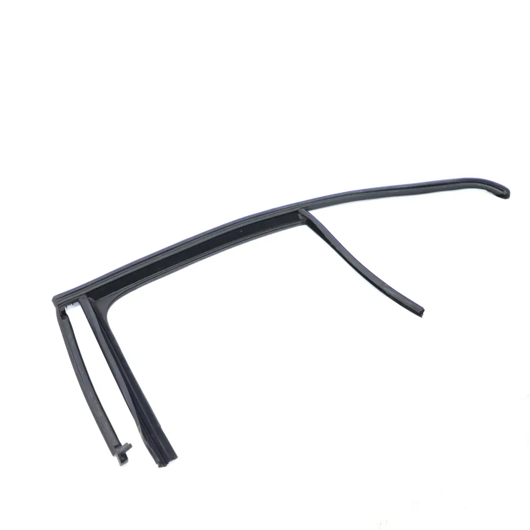 Telaio finestrino posteriore sinistro Guarnizione guida esterna per Mercedes W205 con numero di parte A2057355300 Mercedes W205 Telaio finestrino posteriore sinistro Guarnizione guida esterna - SKU A2057355300 - Numero di parte A2057355300