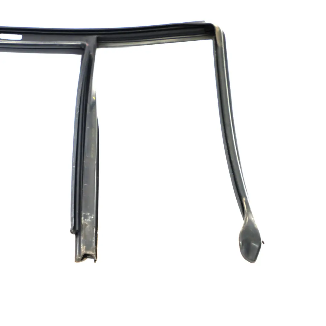 Joint rail guidage cadre fenêtre arrière droite pour Mercedes S205 Estate à propos du numéro de pièce A2057355600 Mercedes S205 Estate Joint rail guidage cadre fenêtre arrière droite - SKU A2057355600 - Numéro de pièce A2057355600