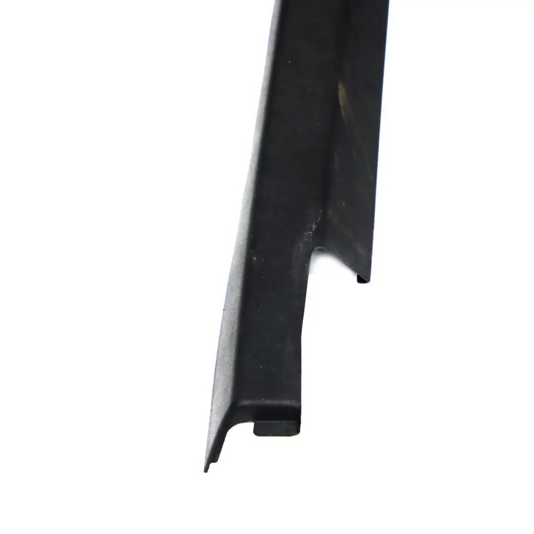 Garniture Porte Arrière Droite Fenêtre Noir pour Mercedes S205 Estate à propos du numéro de pièce A2057370471 Mercedes S205 Estate Garniture Porte Arrière Droite Fenêtre Noir - SKU A2057370471 - Numéro de pièce A2057370471