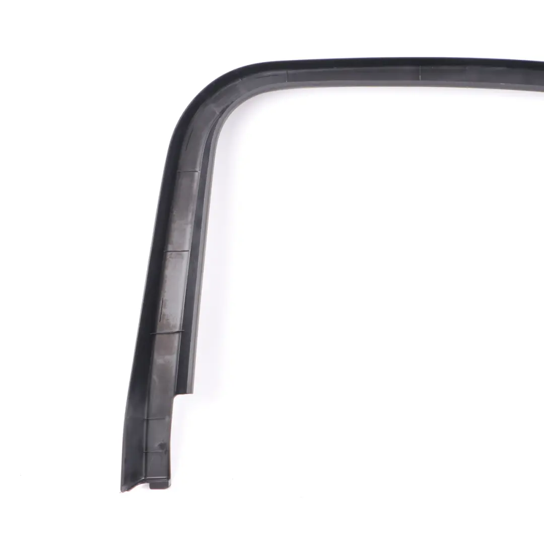 Mercedes W205 Ramka okna tylne drzwi Lewa Osłona - SKU A2057372300 - Numer Części A2057372300