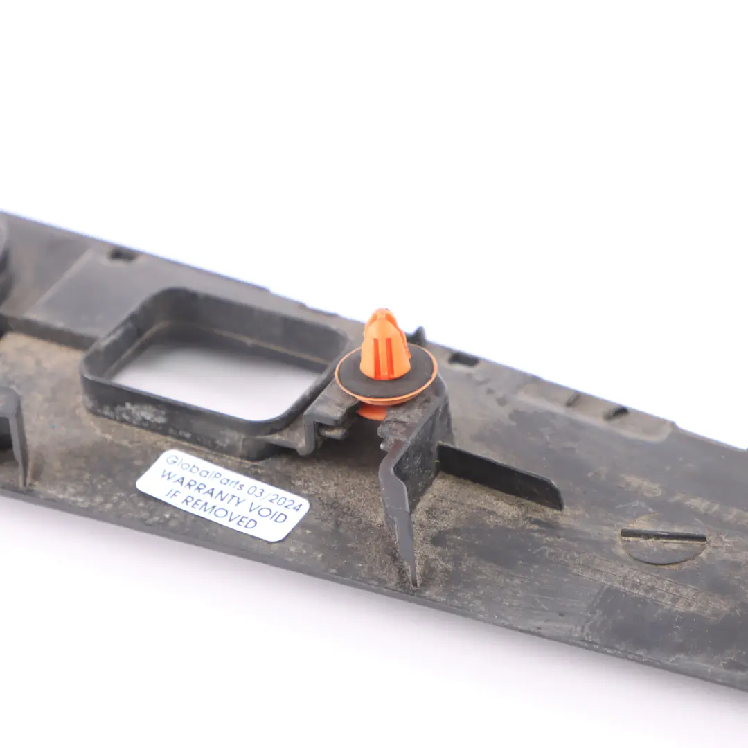 Mercedes W205 Kofferraum Heckklappe Nummernschild Griff Trim Strip - SKU A2057400093 - Teilenummer A2057400093
