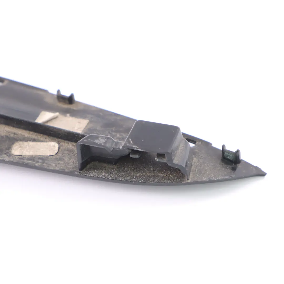 Blenda Listwa Klapy Bagażnika do Mercedes W205 o numerze A2057400093 Mercedes W205 Blenda Listwa Klapy Bagażnika - SKU A2057400093 - Numer Części A2057400093