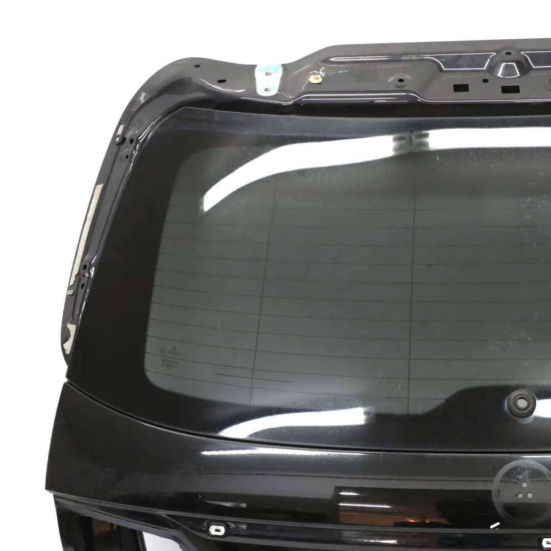 Klapa Pokrywa Bagażnika Obsidian Black Czarny Metalik - 197 do Mercedes S205 o numerze A2057404000 Mercedes S205 Klapa Pokrywa Bagażnika Obsidian Black Czarny Metalik - 197 - SKU A2057404000-OB - Numer Części A2057404000