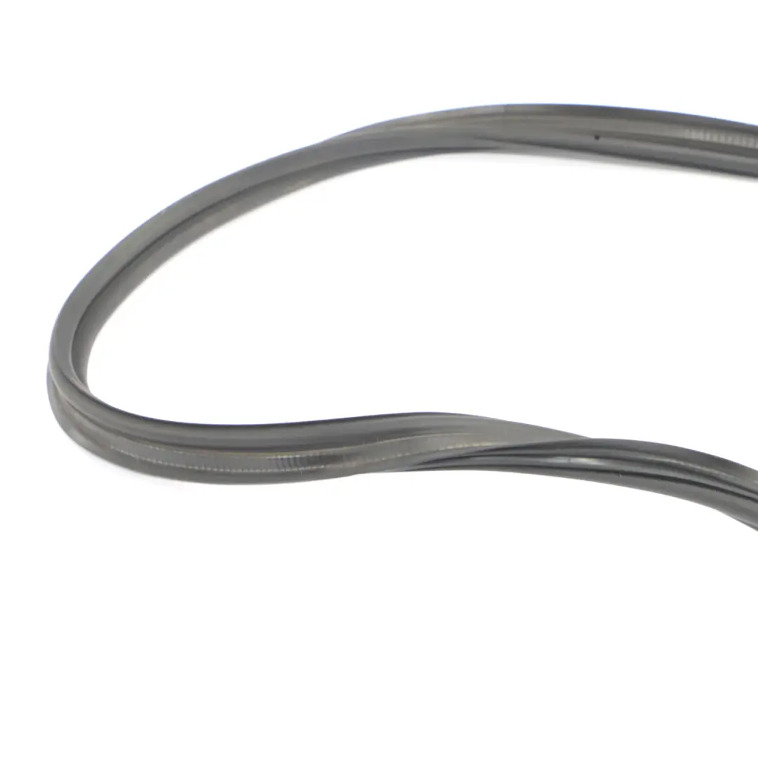 Joint d'étanchéité coffre et de hayon de cabriolet A2057505300 pour Mercedes C205 à propos du numéro de pièce A2057505400 Mercedes C205 Joint d'étanchéité coffre et de hayon de cabriolet A2057505300 - SKU A2057505400 - Numéro de pièce A2057505400