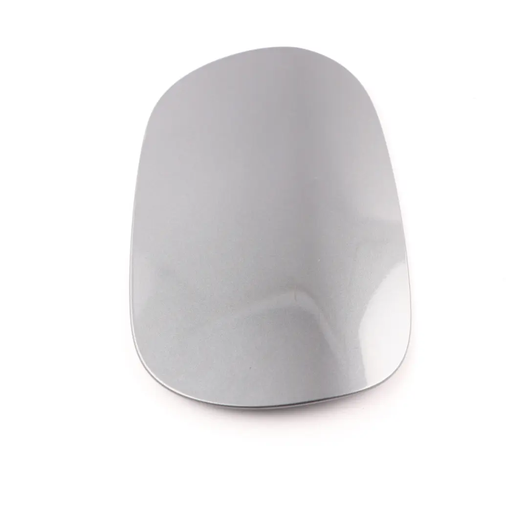 Riempimento carburante coperchio ribalta Grigio Selenite - 992 per Mercedes W205 con numero di parte A2057570106 Mercedes W205 Riempimento carburante coperchio ribalta Grigio Selenite - 992 - SKU A2057570106-SEL - Numero di parte A2057570106