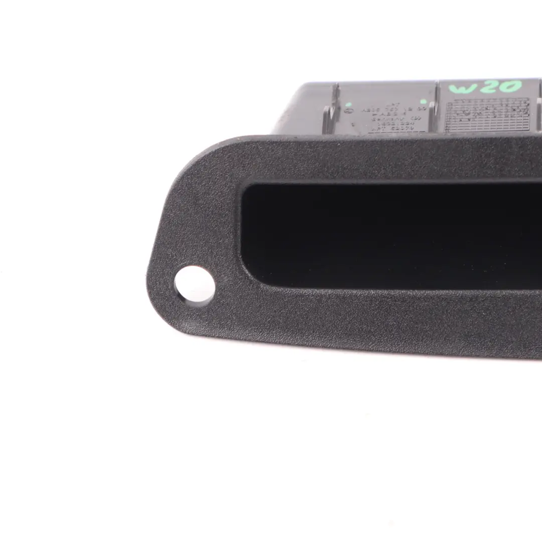 Maniglia del coperchio del bagagliaio Recess Trim Nero Mercedes W205 - SKU A2057571200 - Numero di parte A2057571200