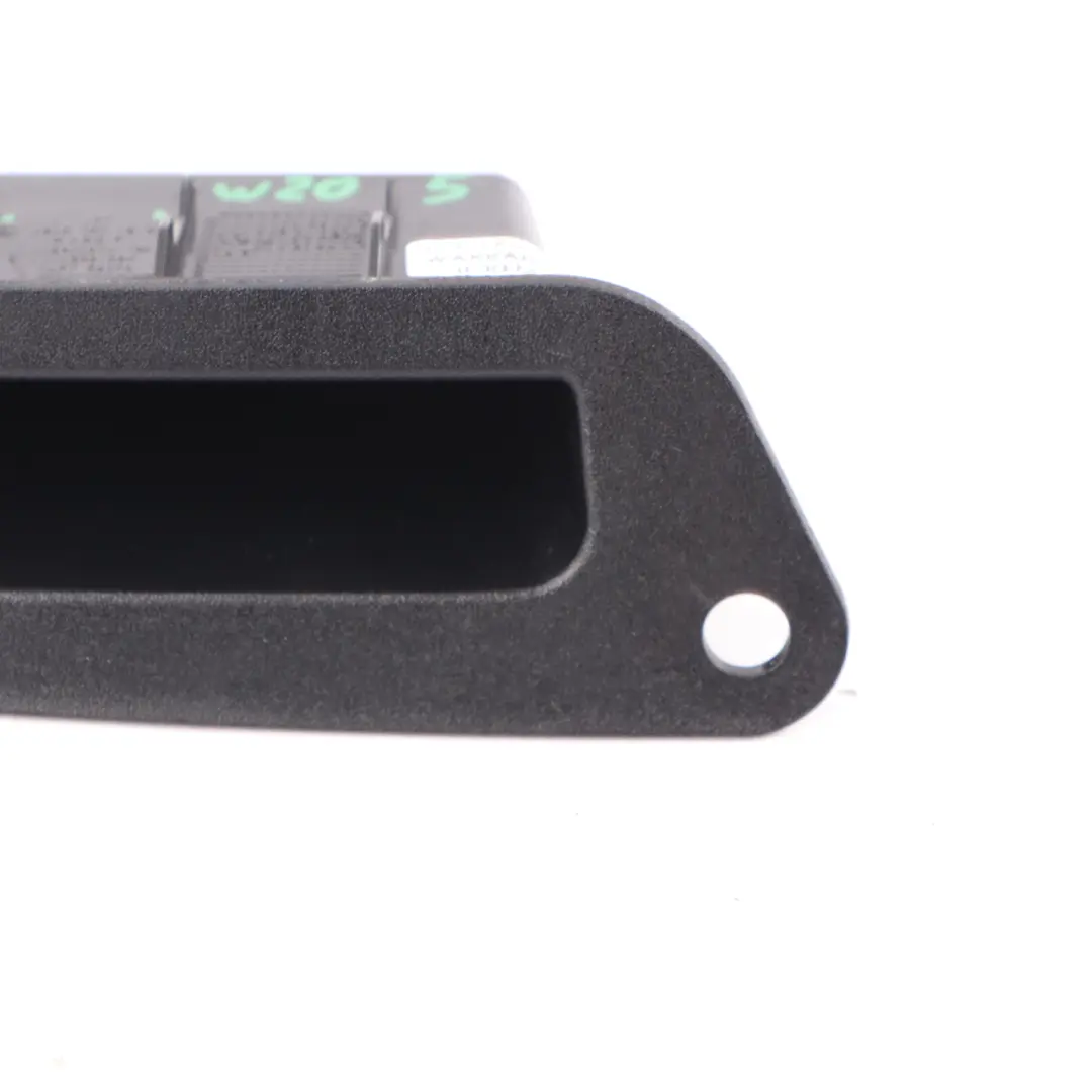 Maniglia del coperchio del bagagliaio Recess Trim Nero Mercedes W205 - SKU A2057571200 - Numero di parte A2057571200