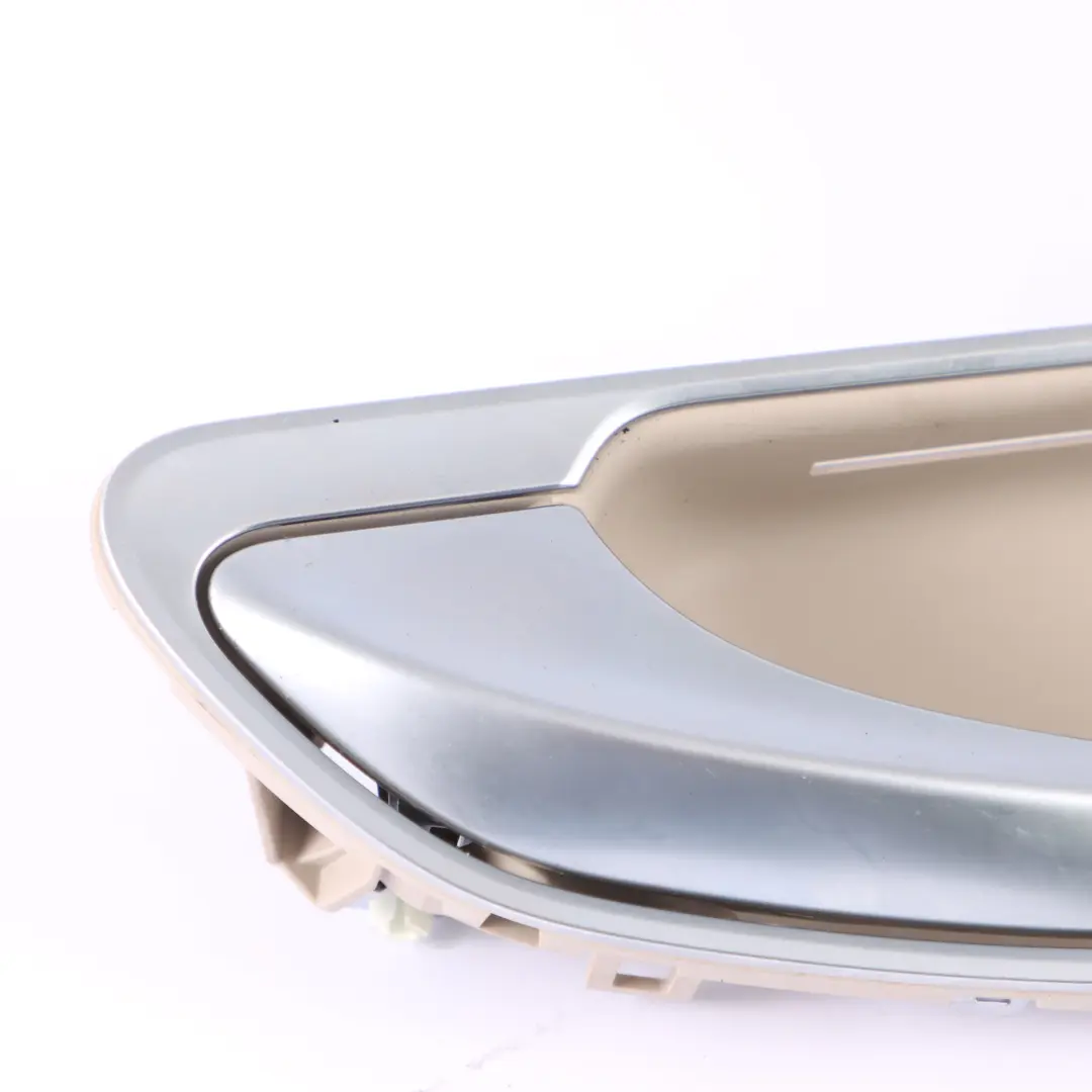 Mercedes W205 X253 Embellecedor Manija Puerta Trasera Izquierda - SKU A2057600300 - Número de pieza A2057600300