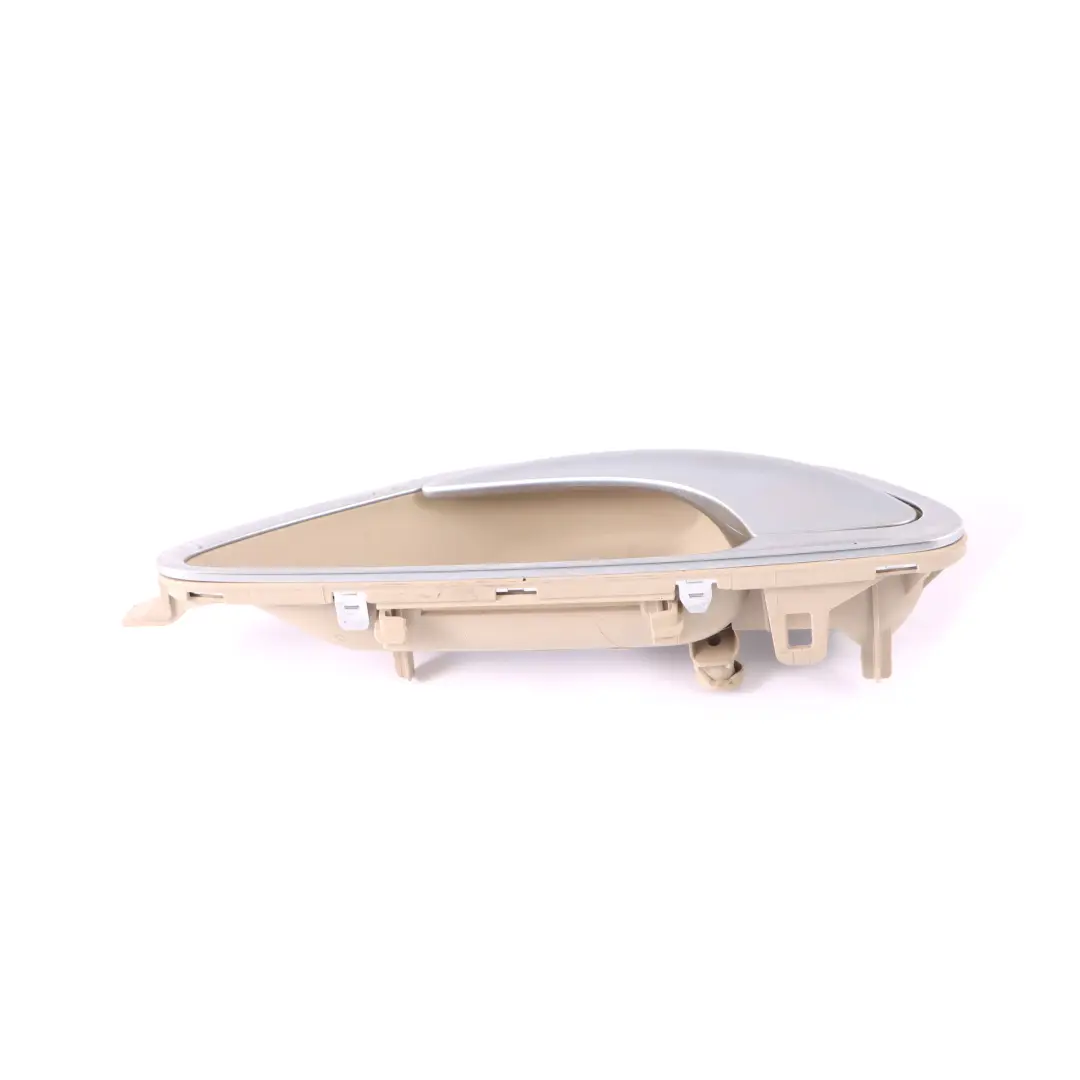 Mercedes W205 X253 Embellecedor Manija Puerta Trasera Izquierda - SKU A2057600300 - Número de pieza A2057600300