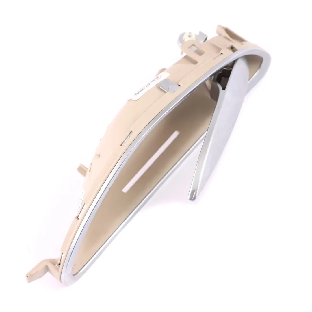 Mercedes W205 X253 Embellecedor Manija Puerta Trasera Izquierda - SKU A2057600300 - Número de pieza A2057600300